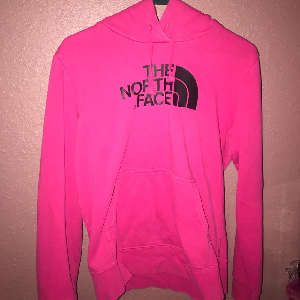 SWEATER SOLD ON A DIFF SITE. APP WONT DELETE IT